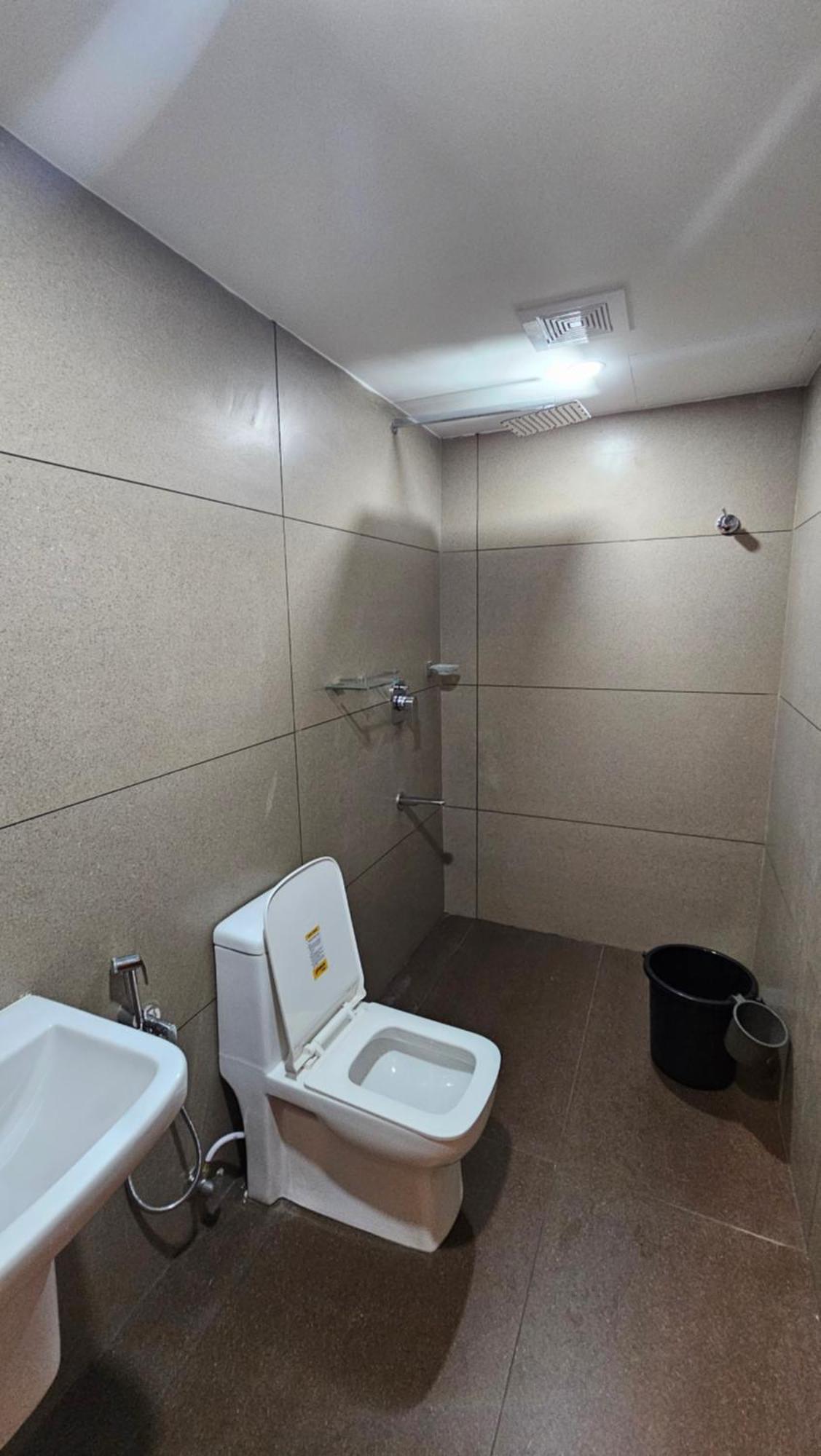 Kochi Heres Haut Residency מראה חיצוני תמונה