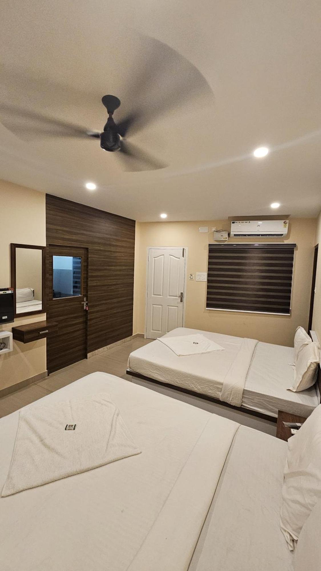 Kochi Heres Haut Residency מראה חיצוני תמונה