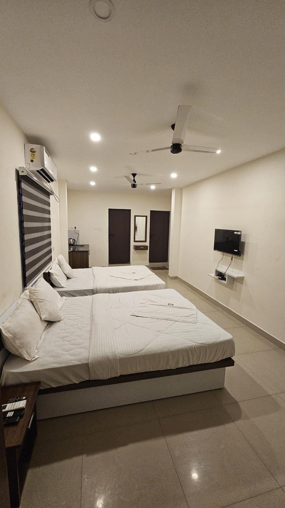 Kochi Heres Haut Residency מראה חיצוני תמונה